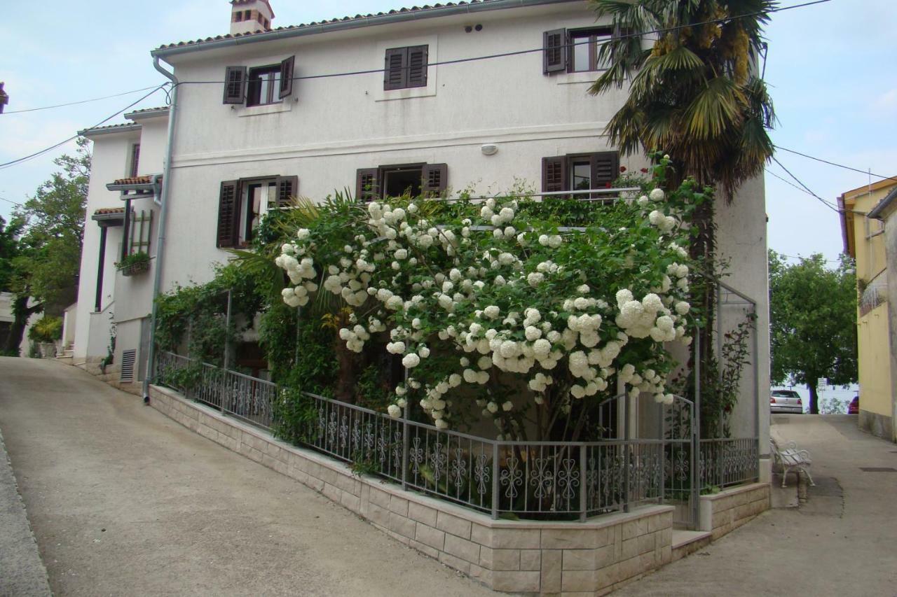 Apartments Renata - Brseč מראה חיצוני תמונה